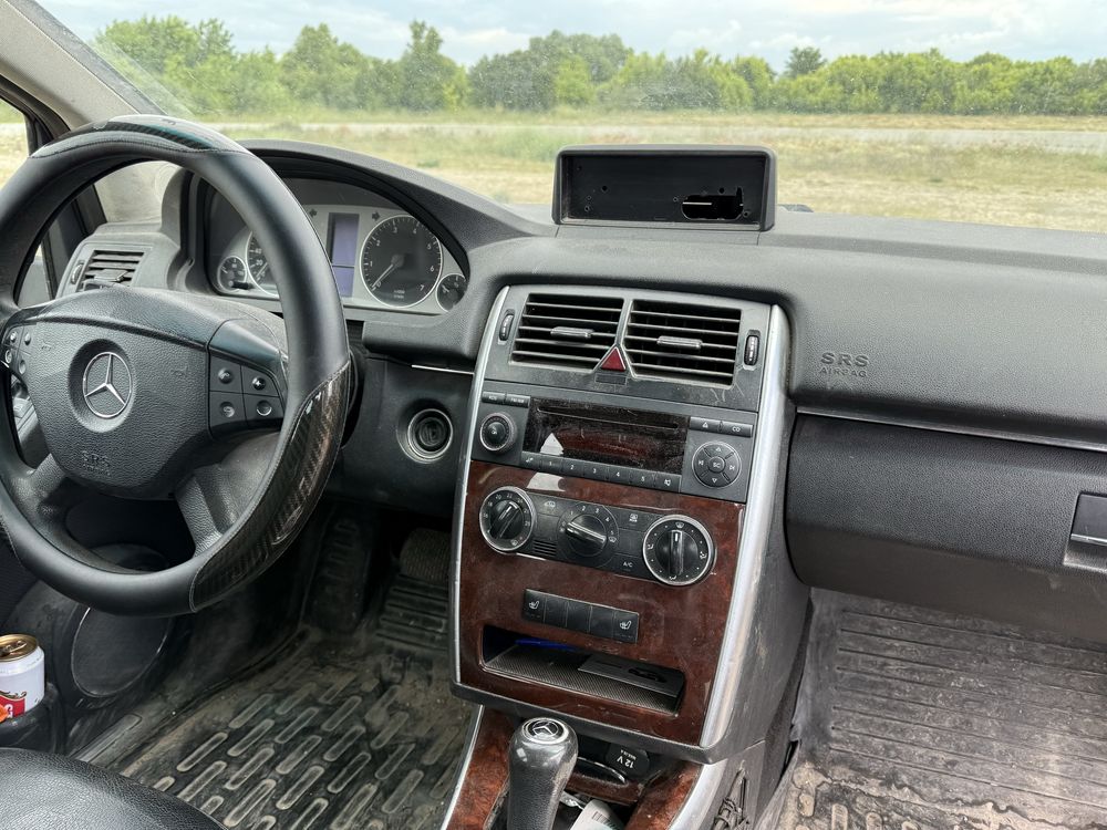 На части Мерцедес Б170 метан B170 Mercedes w245 автоматик нови гуми