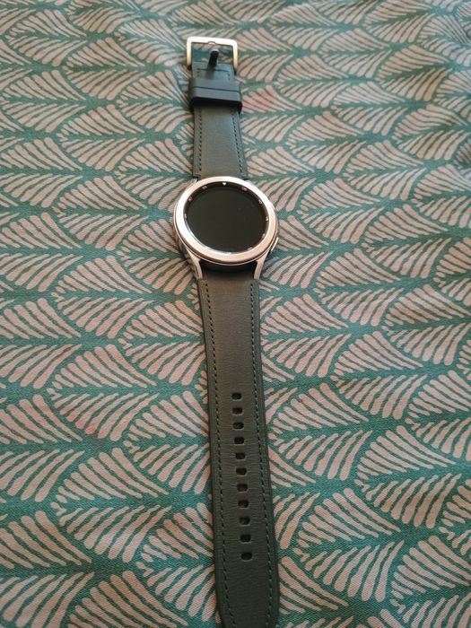 Часовник Samsung galaxy watch 4 classic