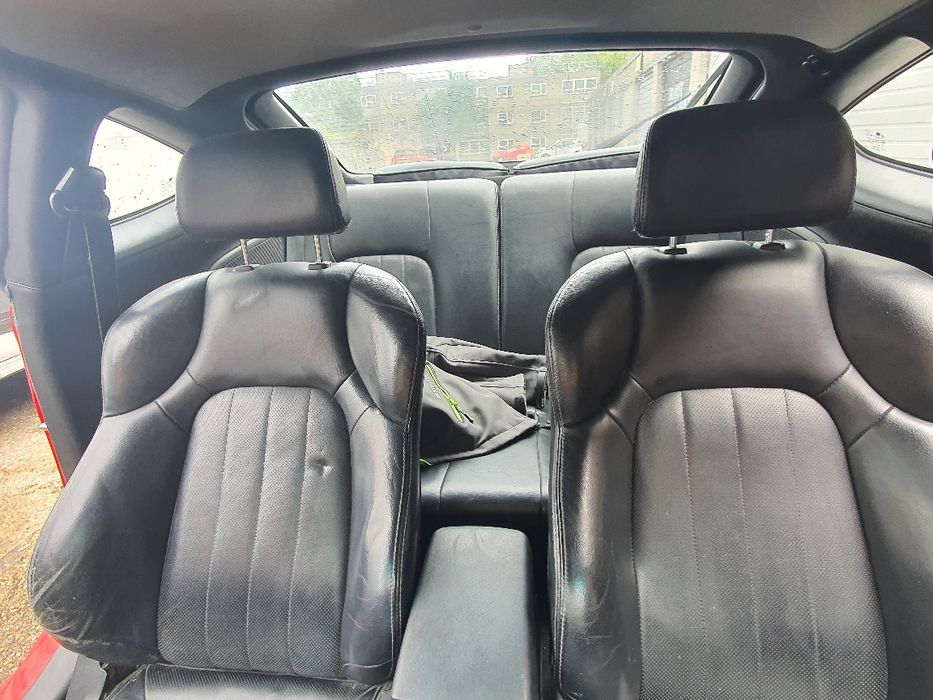 Hyundai coupe 2000cc