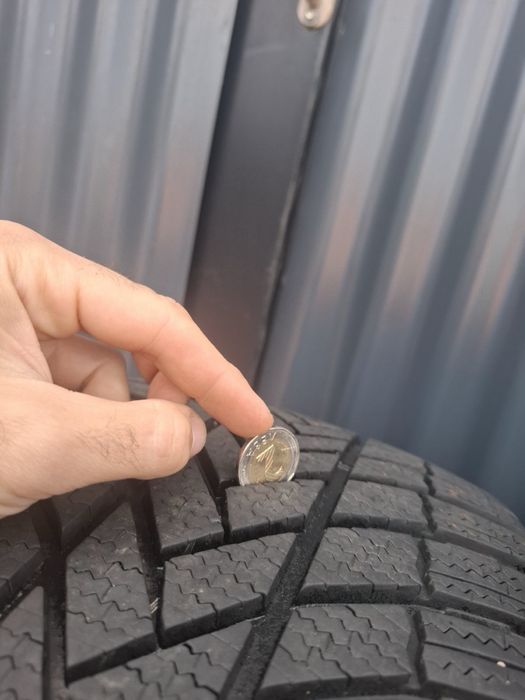 255/40/21 Bridgestone Зимни гуми