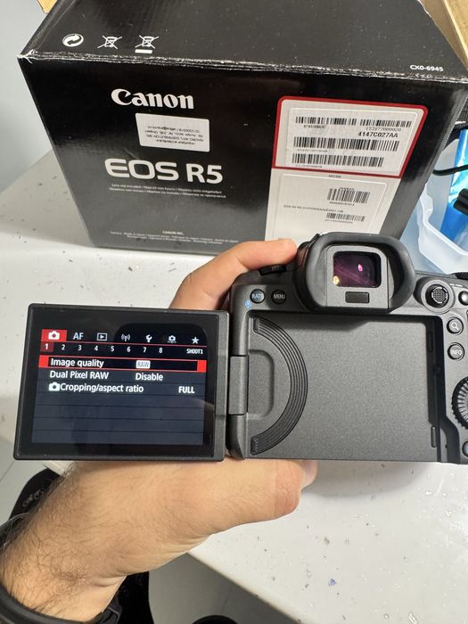 Canon R5 - 44k cadre. Stare impecabila