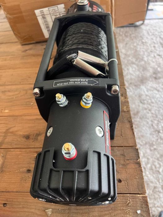 Лебедка за джип 13500 либри