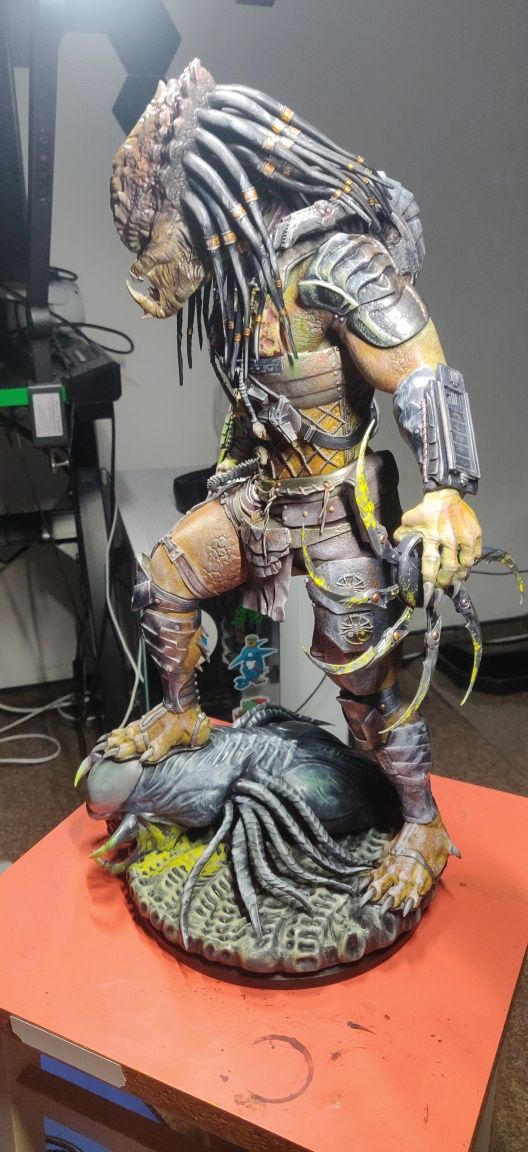 Figurină Predator pictată manual