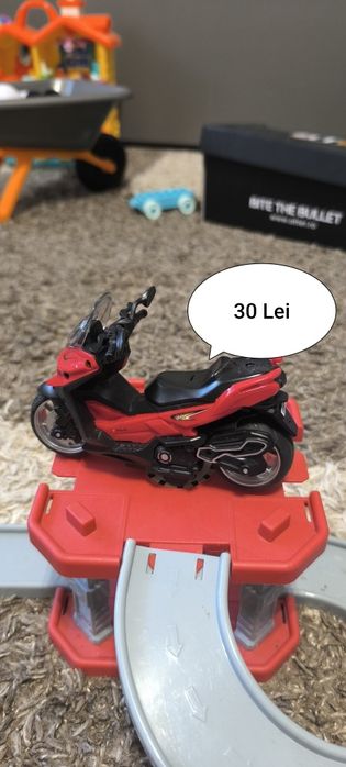 Vând jucării ,toate functionale