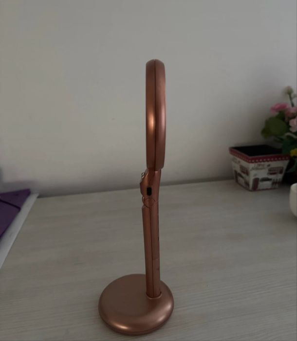 Lupa de birou noua