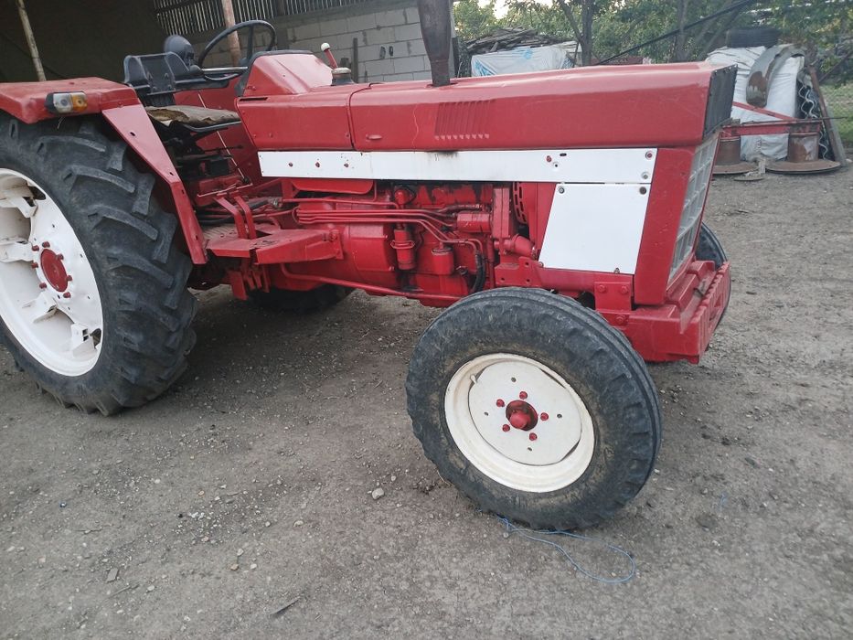 Tractor internațional 844