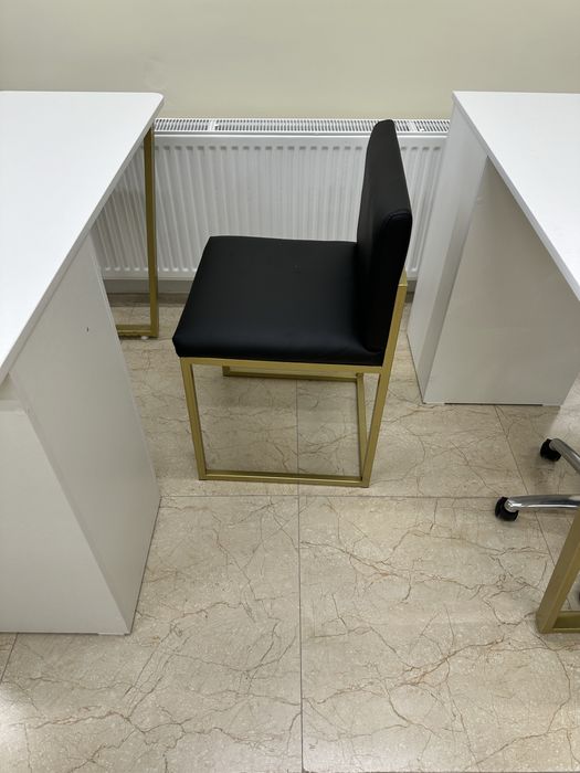 Продам кресло для клиента на маникюр