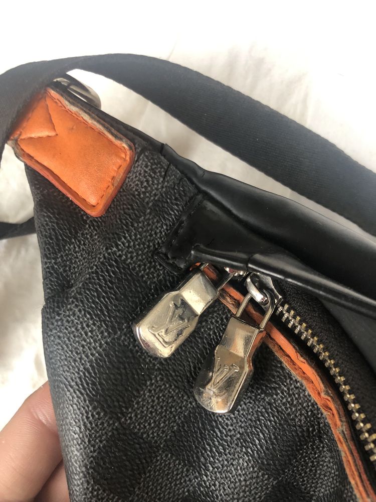 Louis Vuitton чантичка тип през рамо