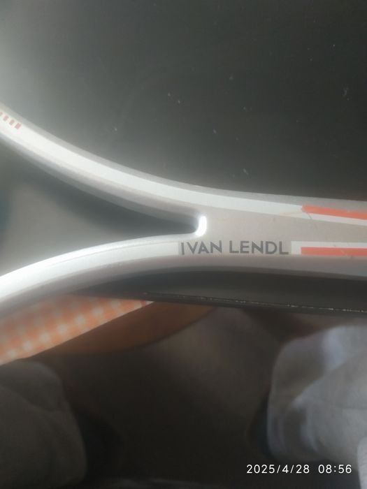 Продавам ракета за тенис на корт енис ракета