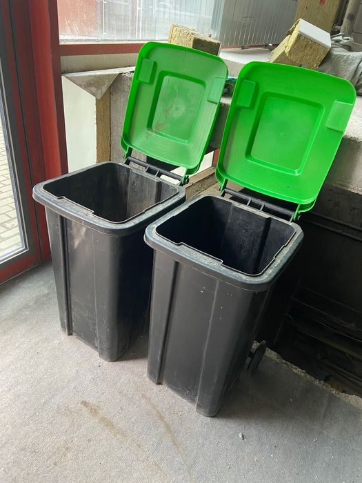 Мусорный бак на колесах 120литров