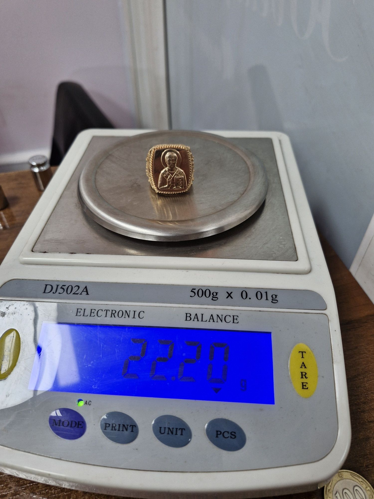 Продам золотую печатку.