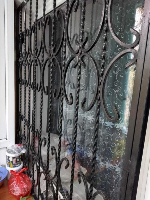 Продам решетку на окно 140 * 130 см