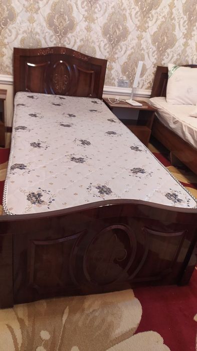 Кровати односпальные с ортопедическим матрасом 8шт с тумбочкой