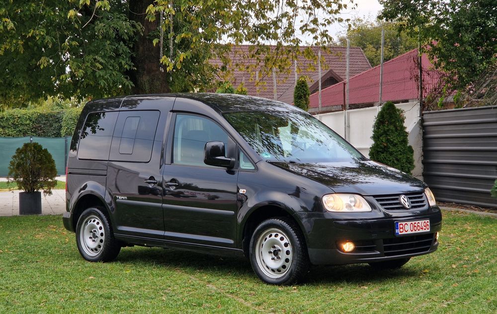 VW Caddy LIFE * 2.0 diesel * model TEAM * dotări TOP * CarVertical