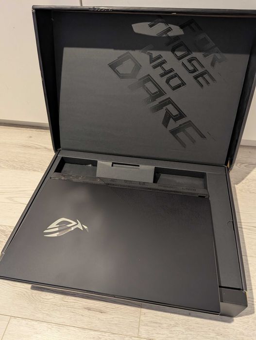 Vand ASUS ROG Strix SCAR 17 - 5800h, RTX 3060, 1tb, 64gb ram la cutie