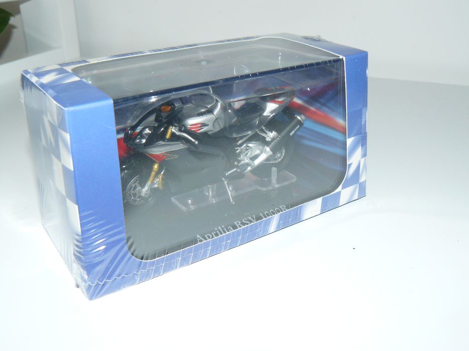 Macheta Moto APRILIA RSV 1000 R, Noua in Cutie,Scara 1:24