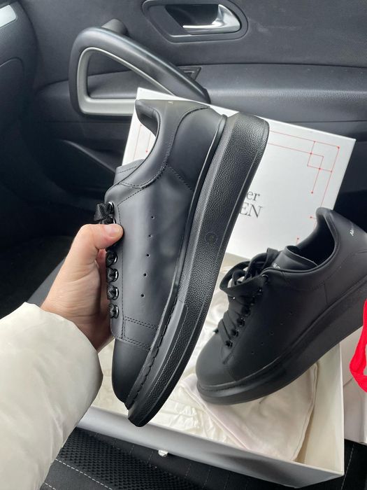 Alexander Mqueen Top