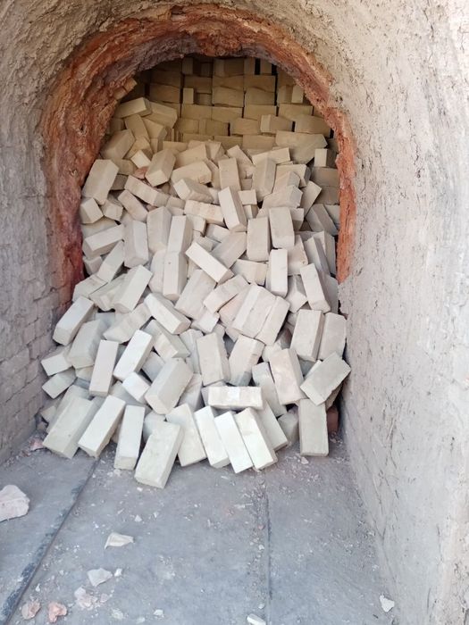 Kilines, Sheben, Chinoz qum, Pishgan gʻisht