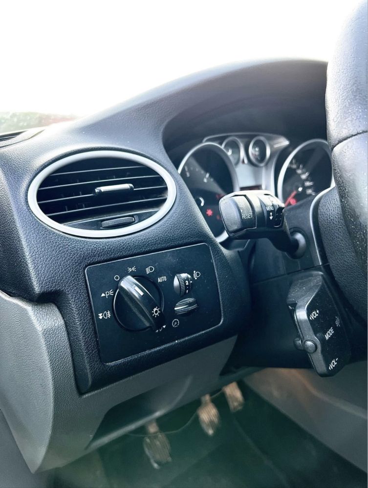 Vând Ford Focus sau schimb cu ATV 4X4