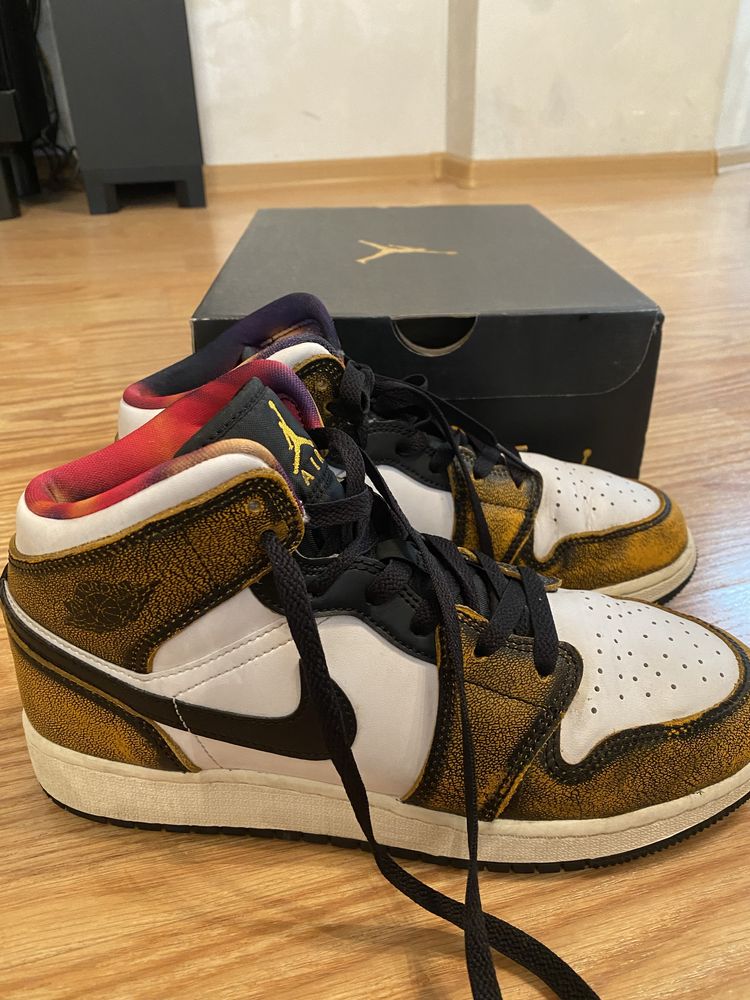 Air Jordan 1 Mid SE  39