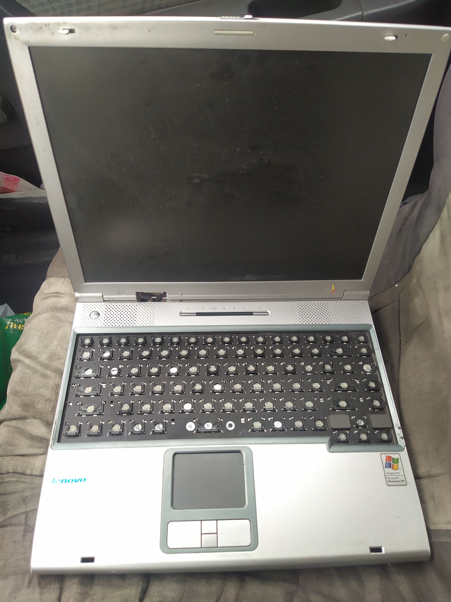 Продам ноутбук"Lenovo"-15000