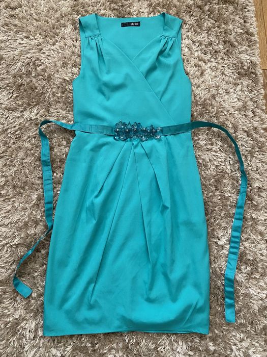 Рокля официална