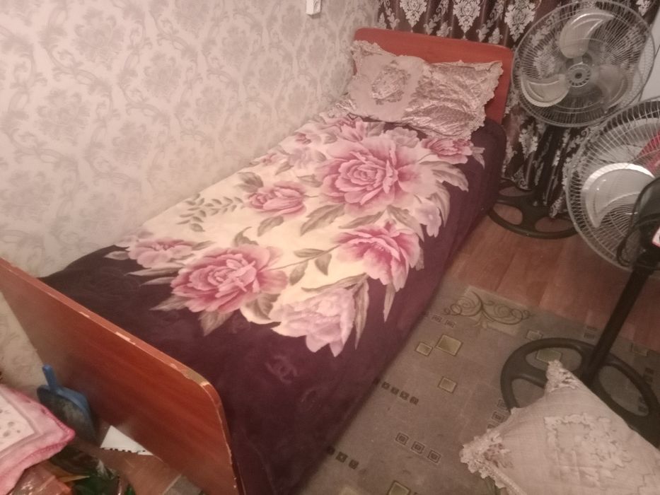 Продам односпальную кровать
