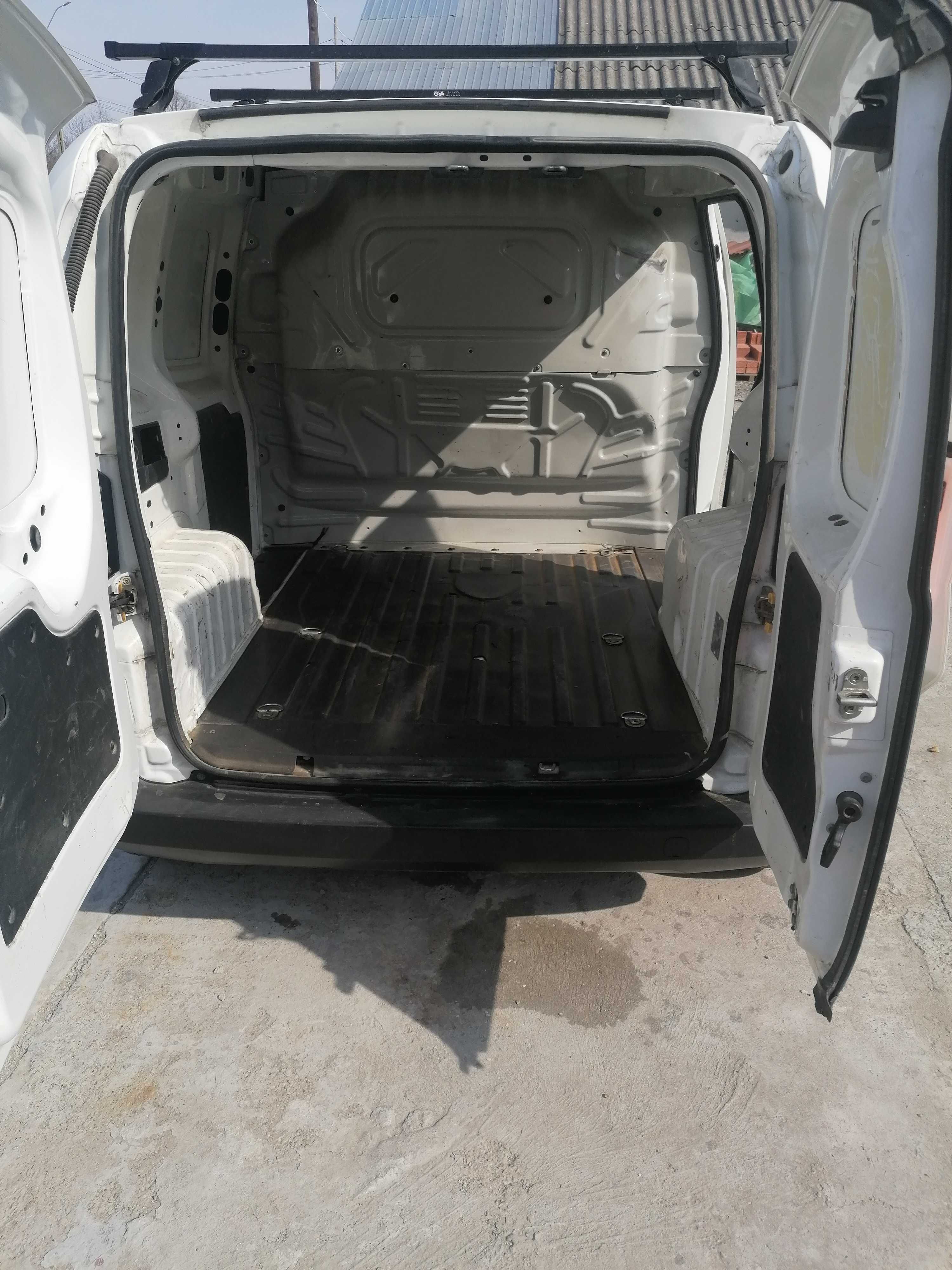 Vand Fiat Fiorino sa-u schimb cu  Mercedes Vito  cu .locuri +marfa