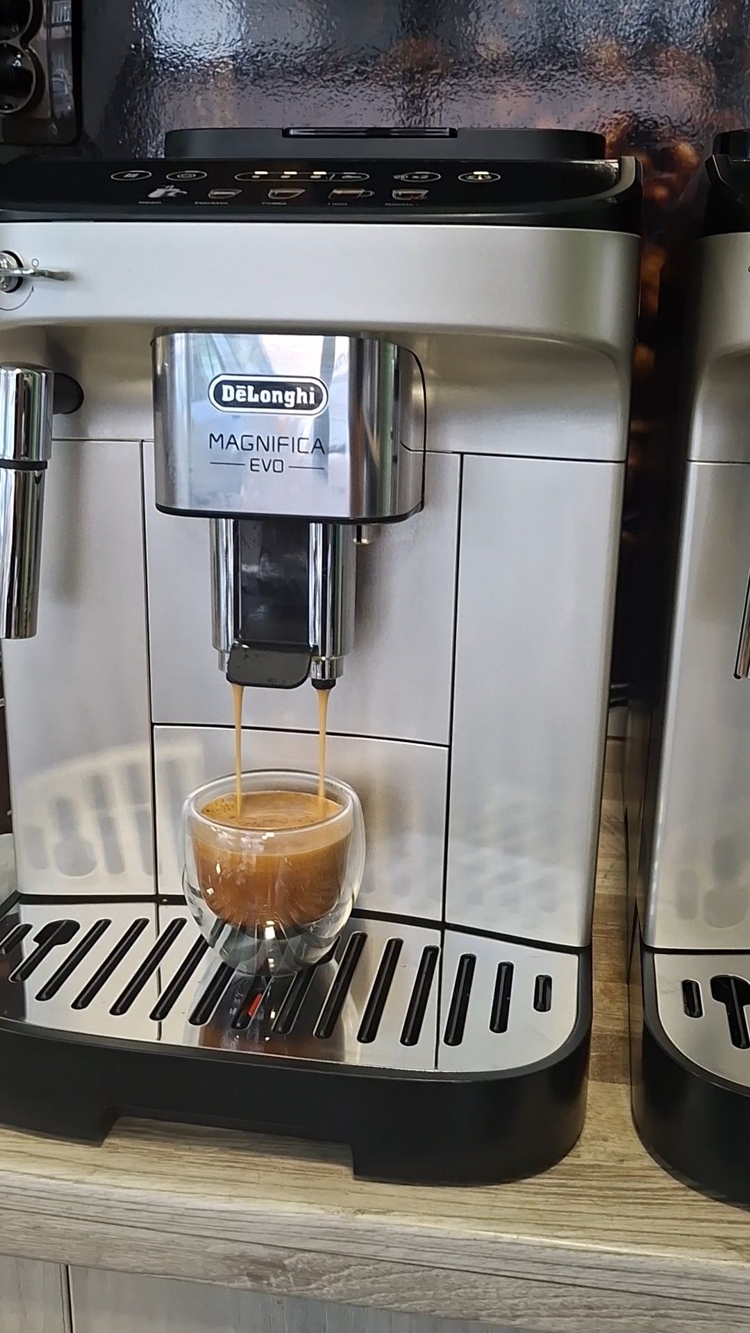 Кафемашина DELONGHI EVO с 6месеца гаранция от магазин сервиз
