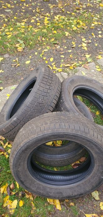 Vând 4 Cauciuri SUV 235 65 R17