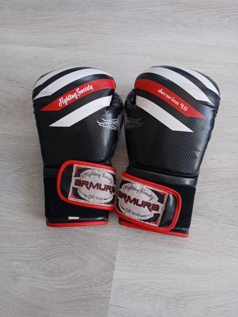 Vând set kickboxing copii