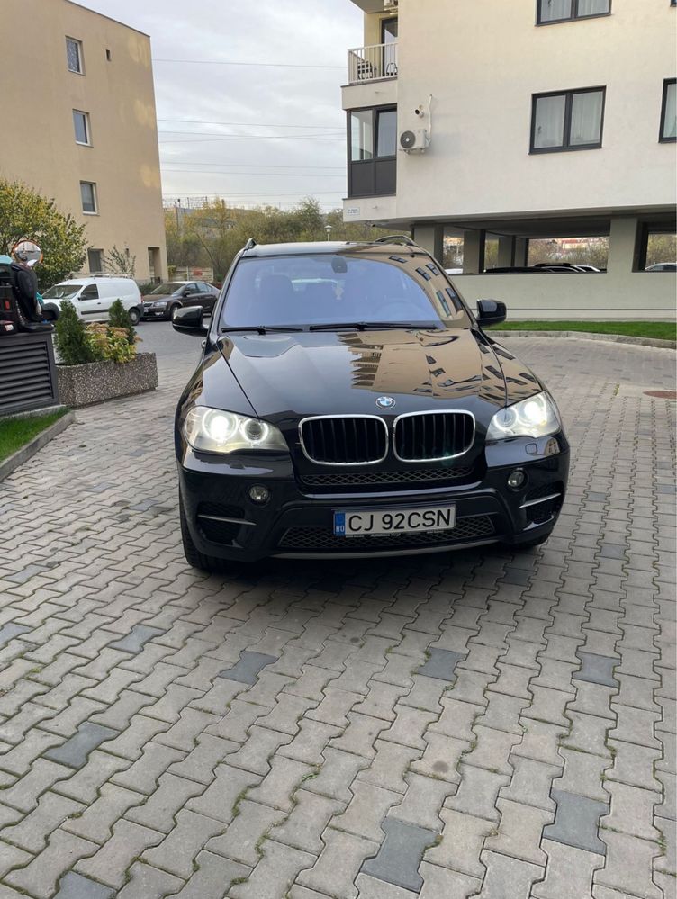 Vând BMW X 5 cu 7 locuri