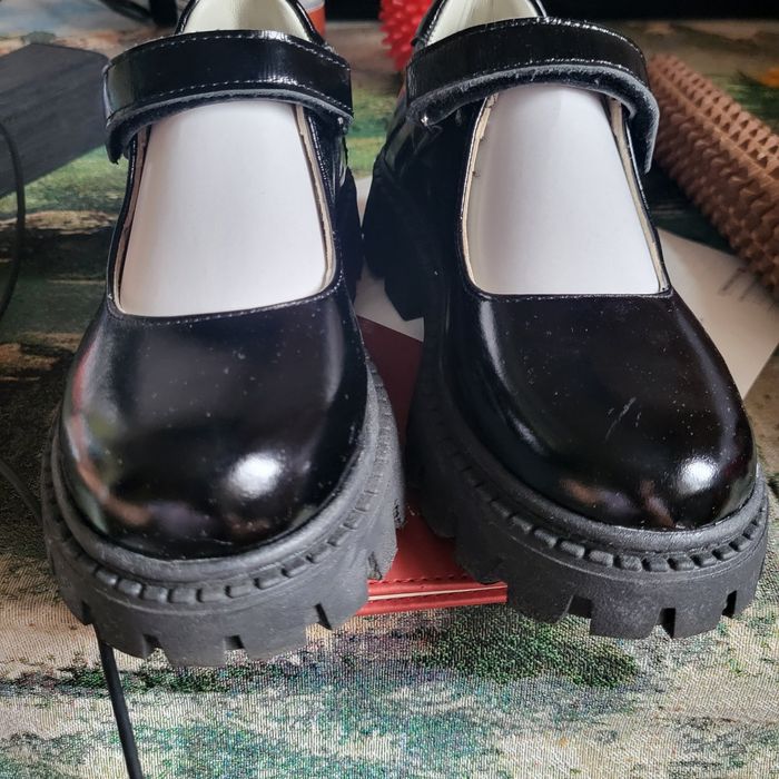 Продам обувь детская