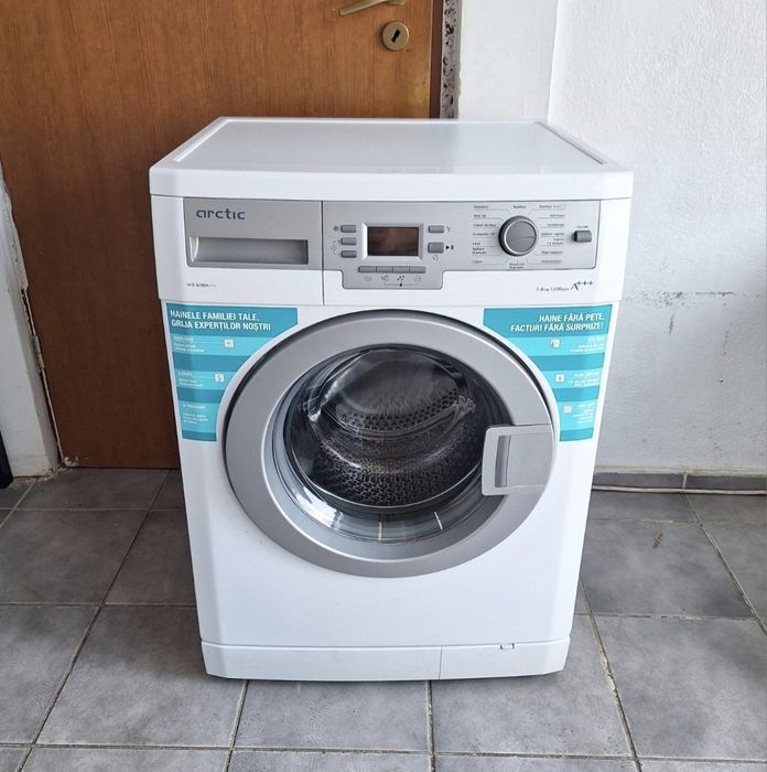 Masina de spălat rufe Arctic  / impecabilă.