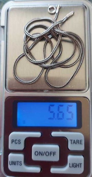 сребърен синджир и кръст