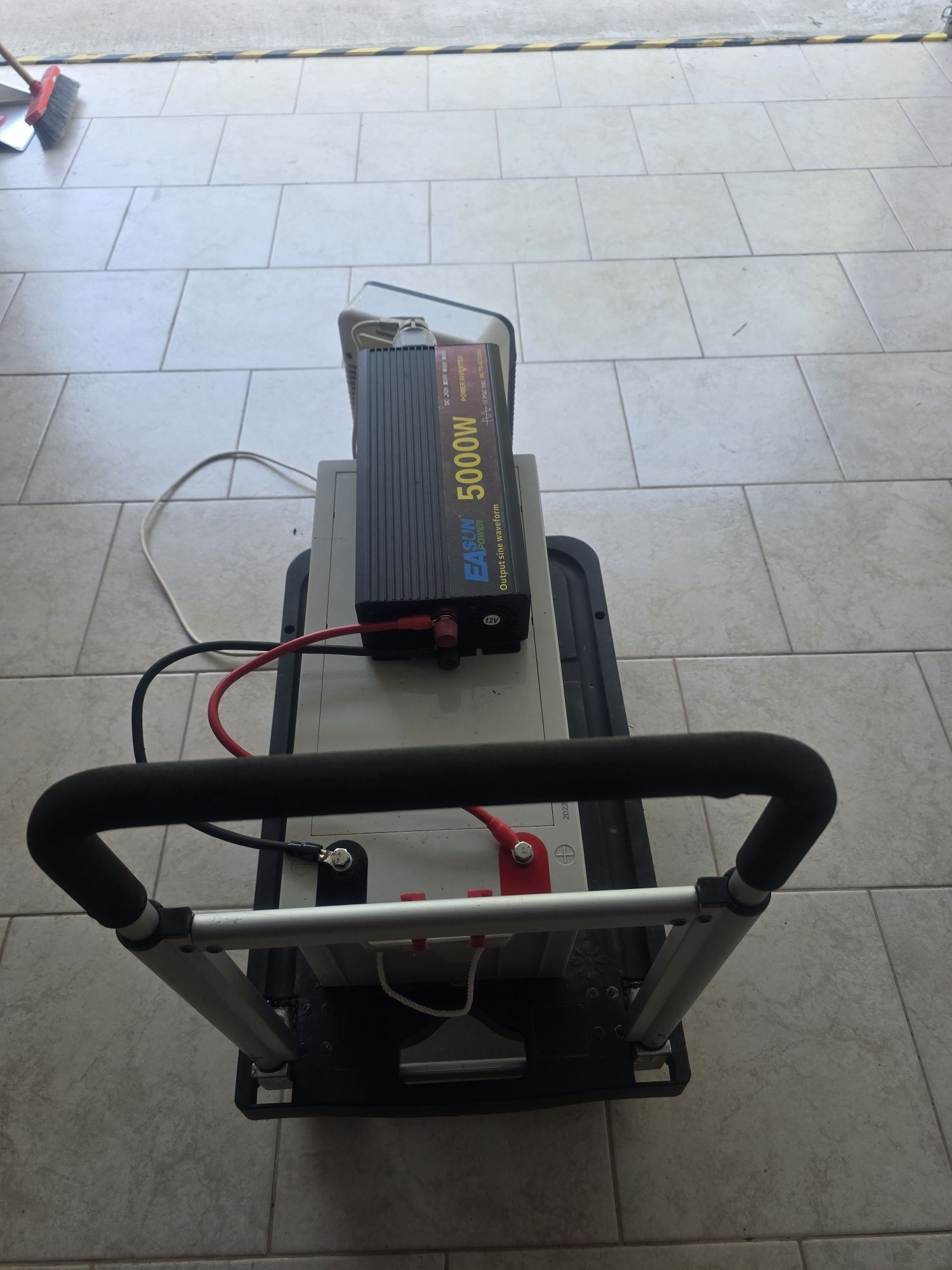 Invertor auto EASUN Power 12v- 5000w.