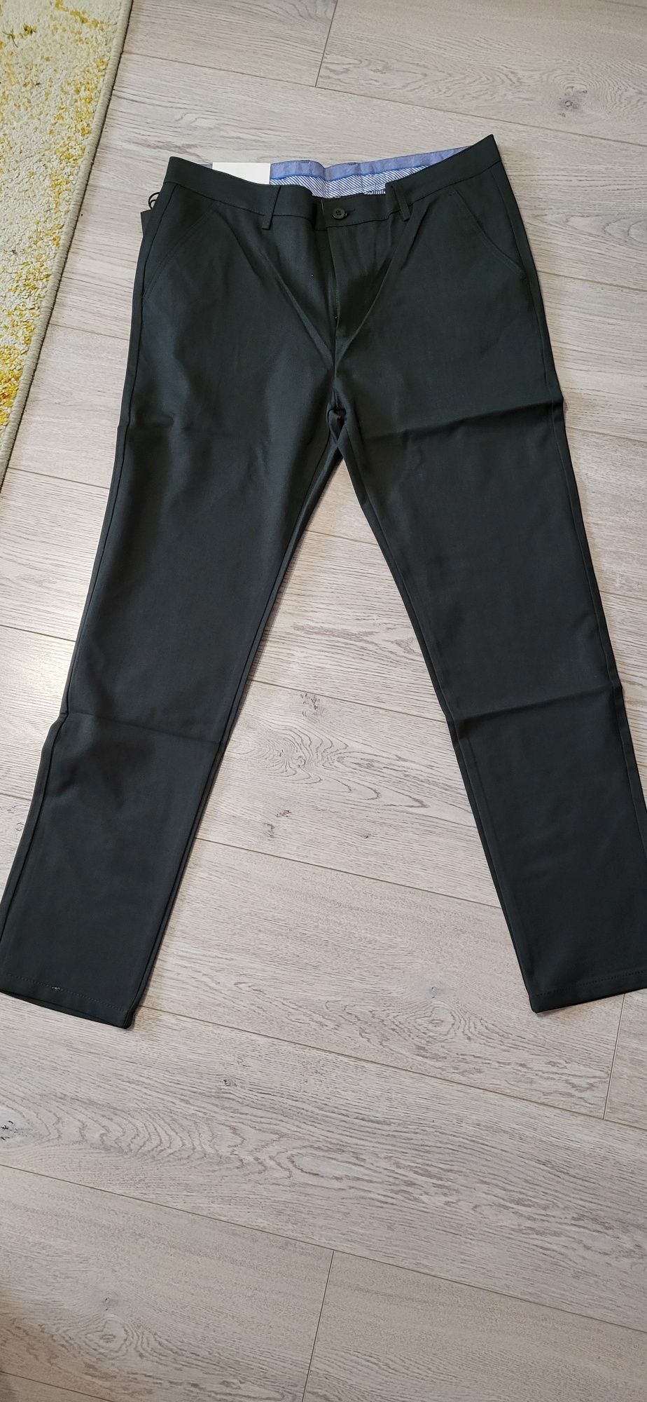 Pantaloni chinos barbati