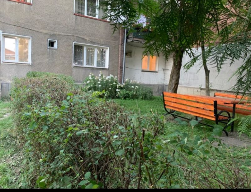 Apartament cu 2 camere in Petrila HD strada 8 martie bl 34 parter