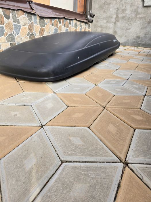 Cutie portbagaj Thule + bari transversale