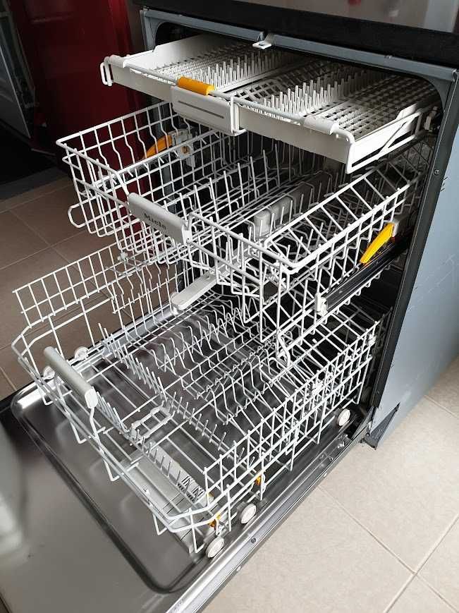 XXL Съдомиялна Miele - Auto Open - 14 Комплекта - Пълно Вграждане 60см