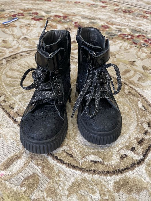 Детская обуь на девочку