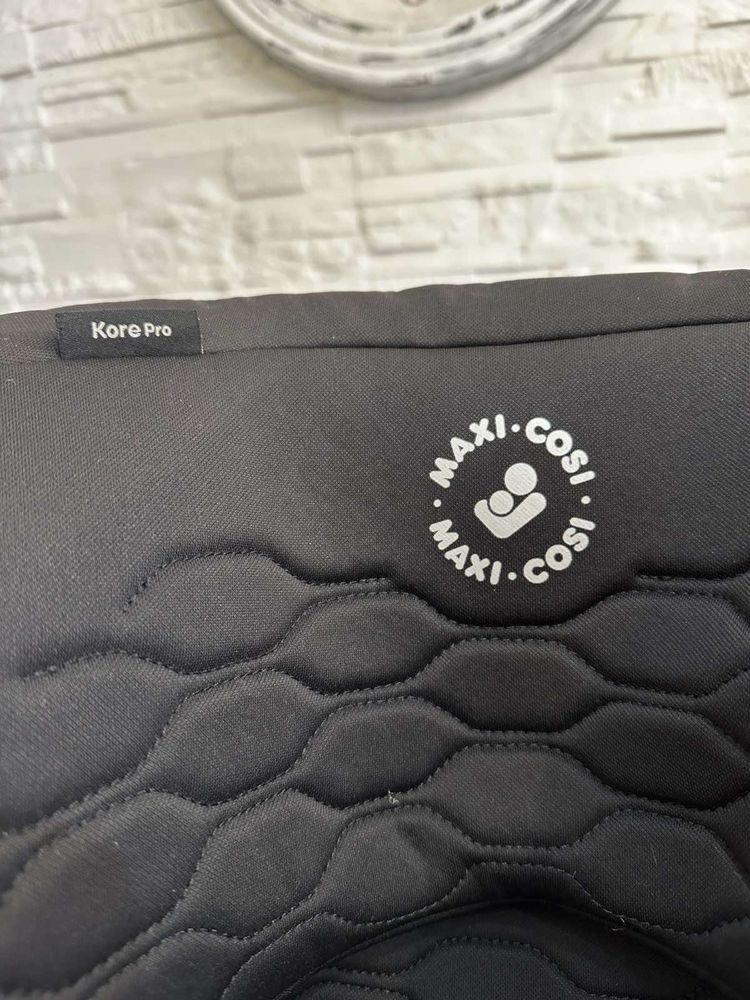 Продавам 2бр Стилче  за кола Maxi-Cosi Kore PRO I-Size ISOFIX