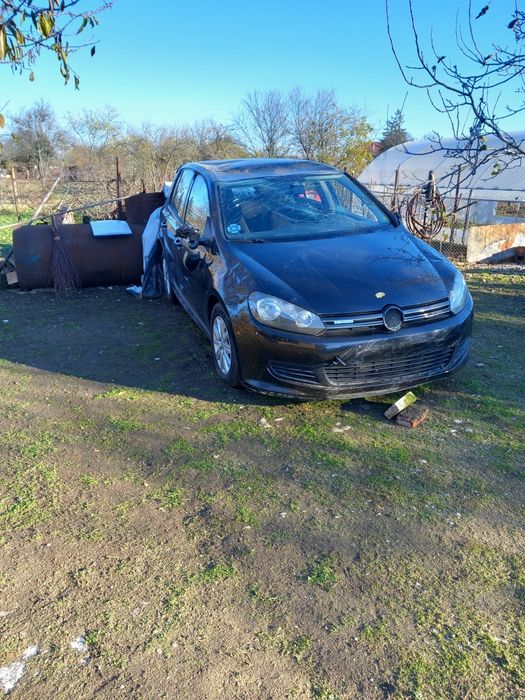 Vând golf 6 1.6 sau orice piesă din el