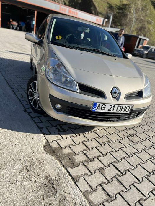 Vând renault clio in stare foarte buna