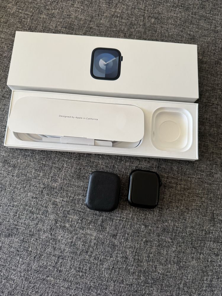 Apple Watch Series 9 (45mm, Midnight, AI M/L, GPS)