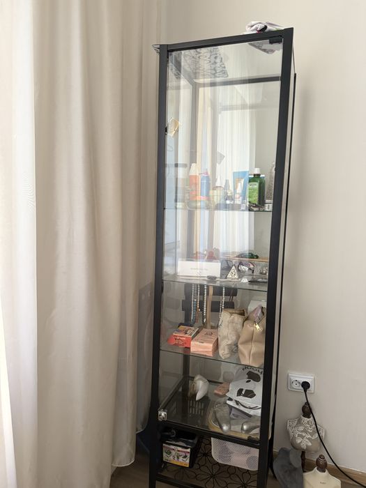 Продам стеллаж, стекло.