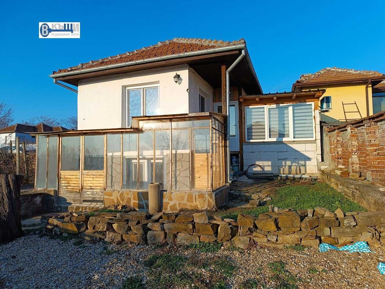 Реновирана къща в село Добри дял
