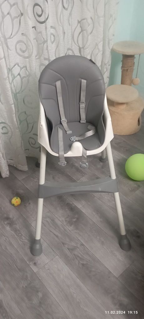 Продаётся детский стул