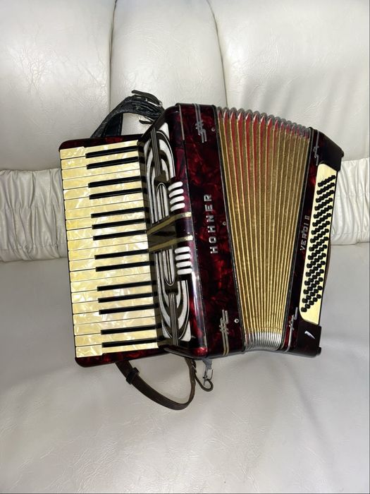 Vând Acordeon HOHNER VERDII 2 80 de bași ‼️