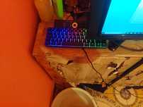 Pc a acer Hard ssd 256gb și incau un hard de 2  tera.